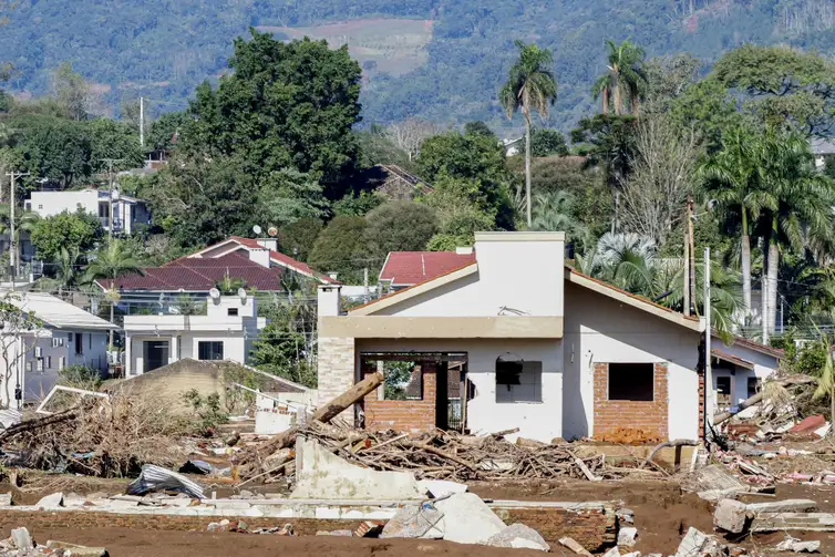 Roca Sales (RS), 22/06/2024 - Casas destruídas após enchente que atingiu toda a região. Foto: Bruno Peres/Agência Brasil