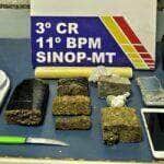 Casal foi preso com quantidade de maconha, na noite desta segunda-feira (03)  - Foto por: PMMT