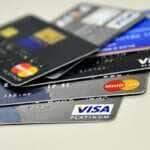 Alta reincidência de inadimplentes revela desafios no controle das finanças pessoais no Brasil 