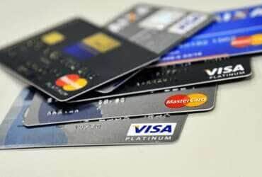 Alta reincidência de inadimplentes revela desafios no controle das finanças pessoais no Brasil 