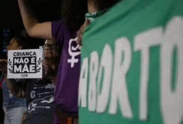 São Paulo (SP) 13/06/2024 - Ato na Avenida Paulista contra o PL 1904, que criminaliza o aborto.  Foto: Paulo Pinto/Agencia Brasil