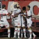 são paulo, criciúma, brasileiro Por: Rubens Chiri e Paulo Pinto/Saopaulofc. net/Direitos Reservados