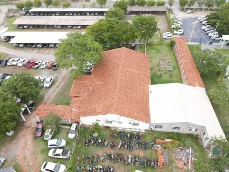 Pátio de veículos em Cuiabá.  - Foto por: Reprodução