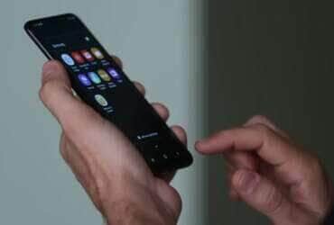 Smartphone, celular, em uso. Por: Tânia Rêgo/Agência Brasil
