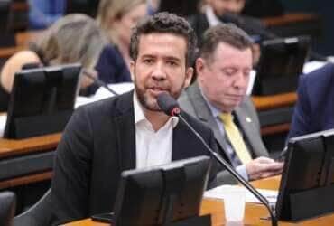 Discussão e votação de propostas. Dep. André Janones (AVANTE - MG) - 31/10/2023 - Comissão de Constituição e Justiça e de Cidadania. Foto: Renato Araújo/Câmara dos Deputados
