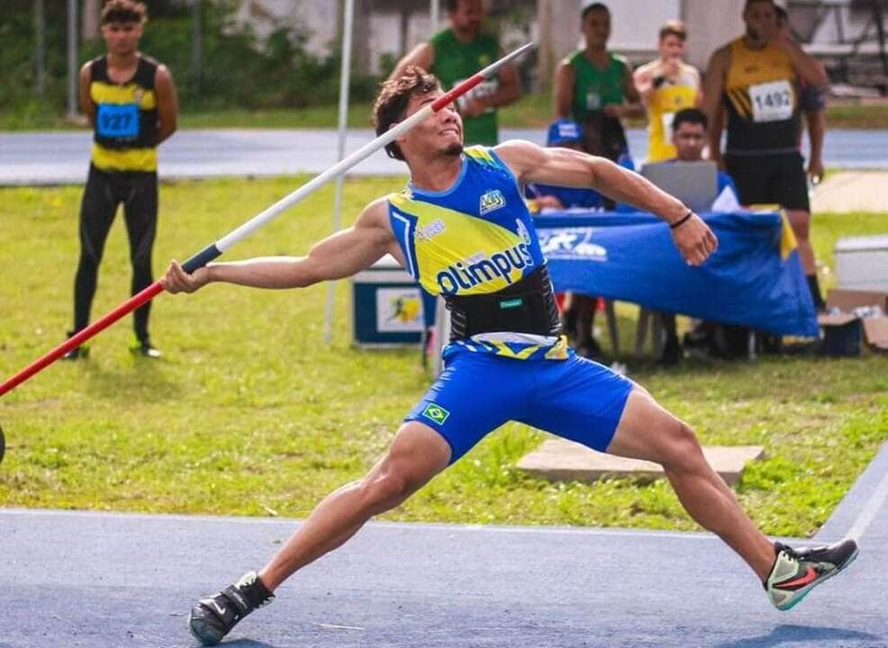 O jovem Arthur Curvo foi bronze no lançamento de dardo  - Foto por: Divulgação