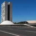 06/06/2023 - Brasília (DF) - Cenas da Cidade de Brasília, ao fundo o prédio do Congresso Nacional . Foto Antônio Cruz/Agência Brasil