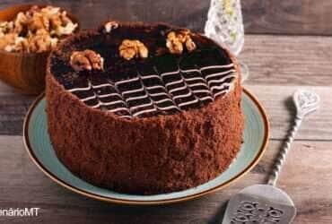 Bolo de nozes e chocolate