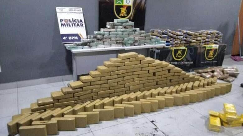 Mato Grosso: homens são presos em flagrante tentando embarcar em ônibus com maconha, cocaína e skunk