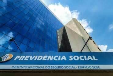 Brasília (DF), 03/11/2023, Prédio do Instituto Nacional do Seguro Social. Edfício sede do INSS. Fachada do INSS. Setor de autarquia sul Foto: Rafa Neddermeyer/Agência Brasil