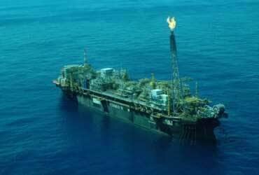 Plataforma P-50, localizada no campo de Albacora Leste, na Bacia de Campos (RJ) Por: Stéferson Faria / Agência Petrobras