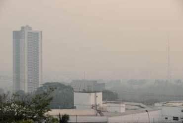Qualidade do ar da capital de Mato Grosso é classificada como "muito insalubre"