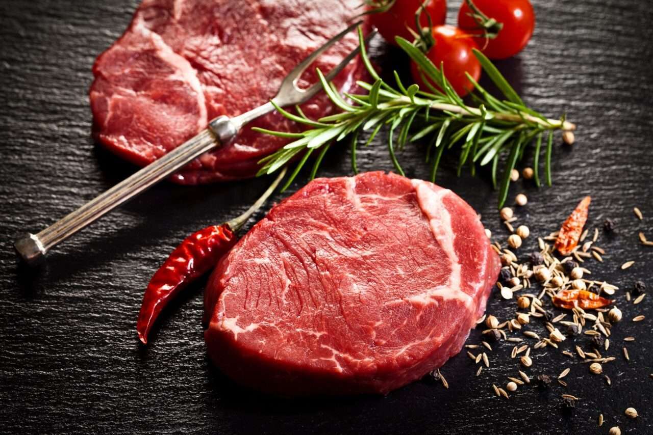 Receita de filé mignon: O segredo para um prato perfeito! 7 Raw filet mignon - Fotos do Canva