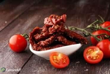 Como fazer tomate seco