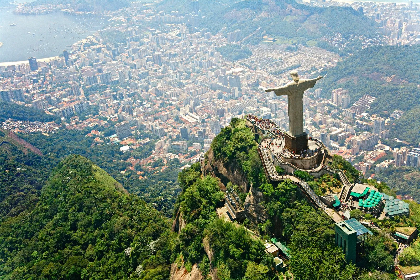 Programação do Rock in Rio 2024 81 Cristo Redentor no Corcovado, Rio de Janeiro, Brasil - Fotos do Canva1