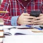 Mato Grosso avança na proibição do uso de celulares em sala de aula