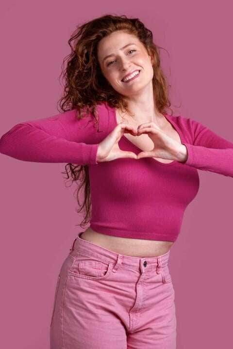 Mulher Com Roupa Pink Conscientização Outubro Rosa Saúde Feminina - Fotos do Canva