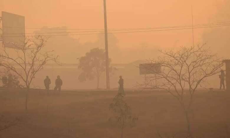 Brasília (DF) 16/09/2024 A capital amanheceu coberta de fumaça causada pelo incêndio no Parque Nacional de Brasília Foto: Fabio Rodrigues-Pozzebom/ Agência Brasil