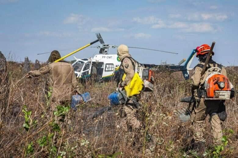 Mato Grosso mobiliza mais de mil bombeiros para combater 23 incêndios florestais