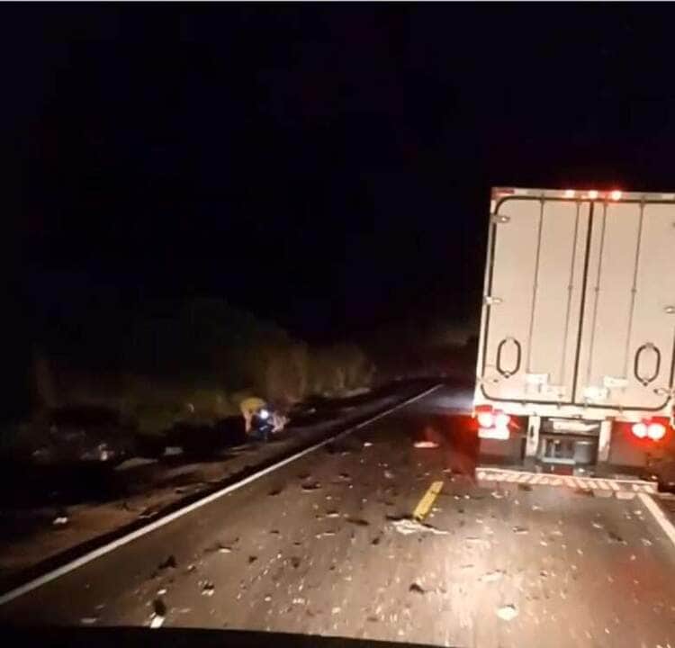 Grave acidente entre carreta e carro de passeio deixa quatro mortos na BR-364, em Mato Grosso