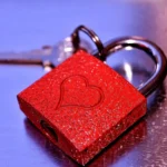 5 signos terão ganhos inesperados no amor nesta sexta-feira