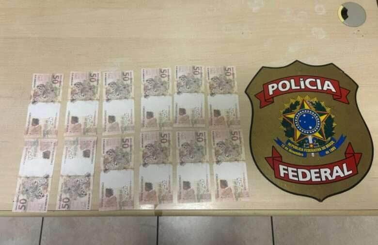 Jovem é presa em flagrante com R$ 600 em notas falsas em Mato Grosso