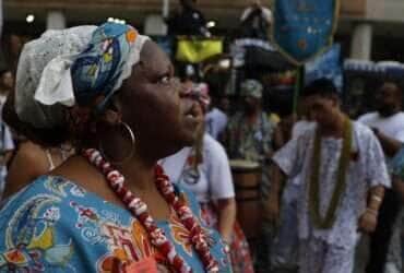 Rio de Janeiro (RJ), 24/08/2023 - Religiosos e integrantes do movimento negro protestam contra a violência policial em caminhada na região da Candelária, centro da cidade. Foto: Fernando Frazão/Agência Brasil