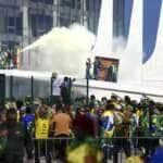 Manifestantes invadem Congresso, STF e Palácio do Planalto.
