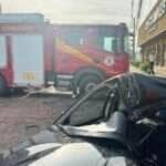 Bombeiros retiram vítima presa às ferragens de veículo após acidente em avenida de Cuiabá