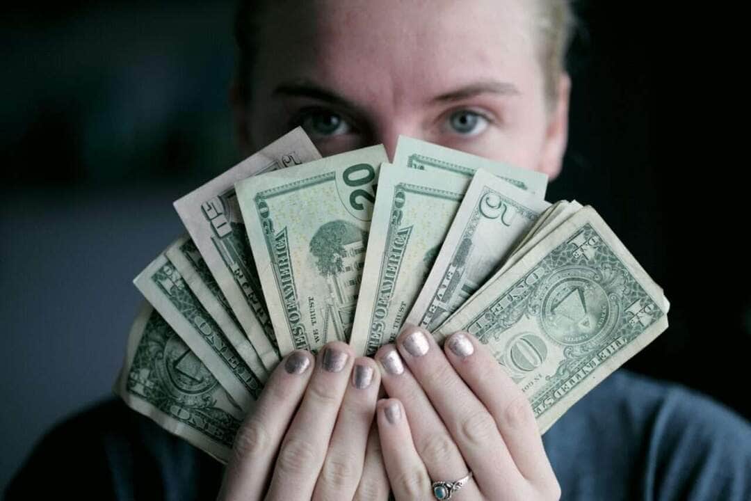 Ideias para ganhar dinheiro extra em 2025