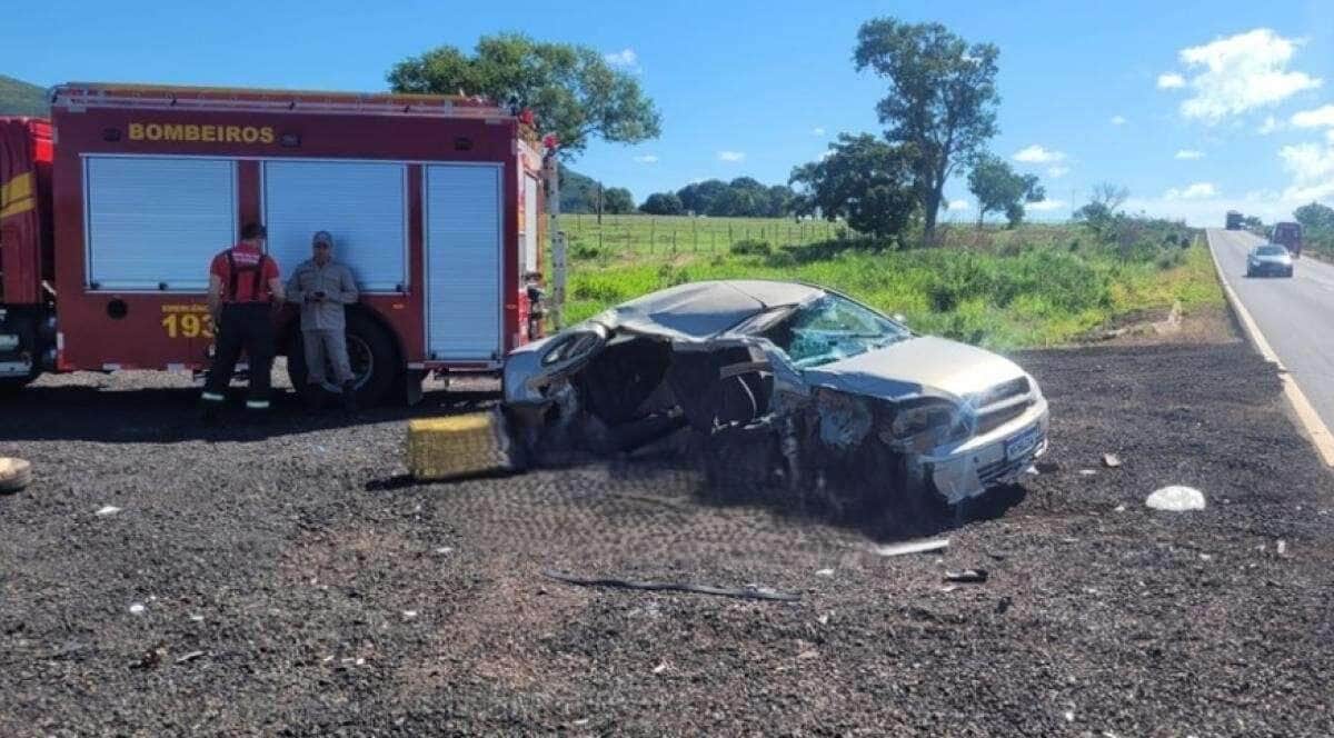 Mulher morre e idoso fica ferido em grave acidente na BR-070, em Mato Grosso