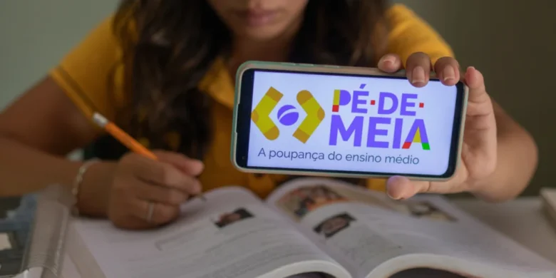 Pé-de-Meia em Mato Grosso: Incentivo à permanência escolar beneficia mais de 64 mil alunos Crédito: cadunicobrasil.com.br / Jeane de Oliveira
