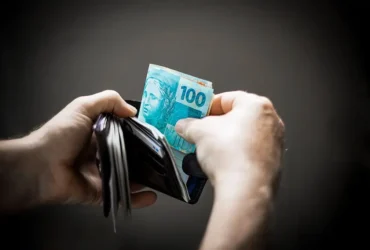 Quando será paga a segunda parcela do décimo terceiro salário? Entenda o que pode ser retido do benefício