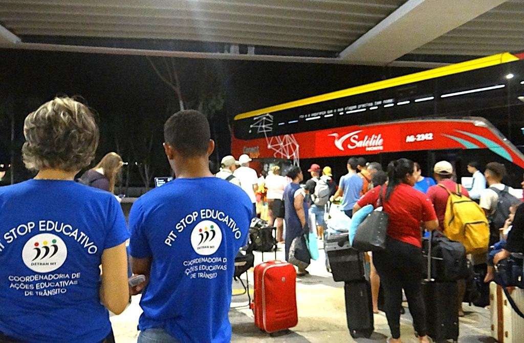 Detran-MT realiza ação educativa e aborda 1,7 mil pessoas na rodoviária de Cuiabá 5 Ação educativa do Detran-MT na rodoviária de Cuiabá