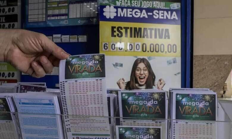 Brasília (DF) 28/12/2024 – Jogo da mega sena da virada com estimativa de 600 milhões de reais.
Foto: Joédson Alves/Agência Brasil