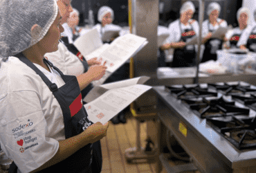 Com apoio do BNDES, projeto oferece formação gastronômica para pessoas em situação de vulnerabilidade social - Divulgação