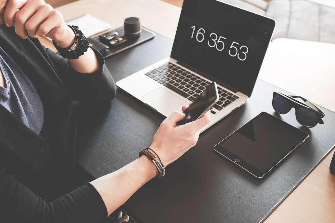 Trabalho remoto e direitos trabalhistas: o que mudou em 2025 93 O fim do home office? O debate que está redefinindo o futuro do trabalho