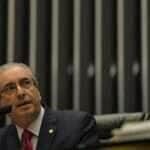 Brasília - O Presidente da Câmara, Eduardo Cunha, entra no plenário após falar com a imprensa sobre a representação contra ele no Conselho de Ética. Foto: Fabio Rodrigues Pozzebom/Agência Brasil