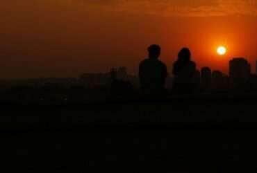 São Paulo (SP), 11/09/2024 - Final de tarde visto desde a Praça do Pôr do Sol mostra céu laranjado devido a poluição do ar. Foto: Paulo Pinto/Agência Brasil