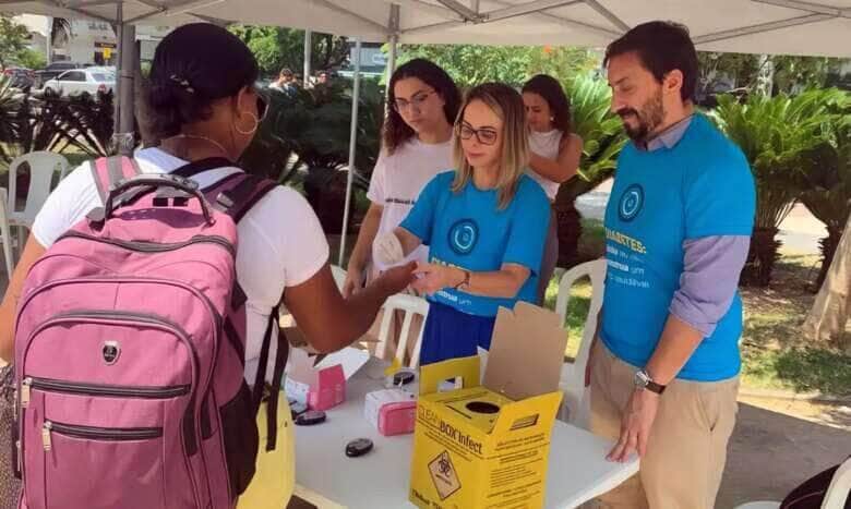 Dia Mundial da Diabetes - Medição de glicose na saída da estação de metrô do Leblon, zona Sul do Rio de Janeiro, promovida pela Sociedade Brasileira de Diabetes. Foto: Sociedade Brasileira de Diabetes