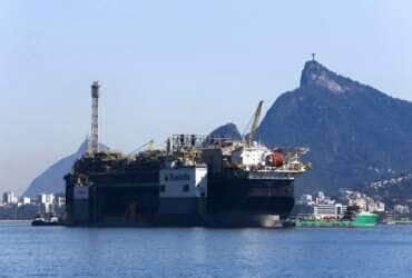 A Petrobras anunciou a chegada da plataforma de petróleo, P-67, ancorada na Baía de Guanabara, destinada ao Sistema de Produção do Campo de Lula, no pré-sal da Bacia de Santos.