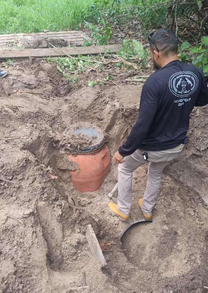 Material apreendido pela Polícia Civil