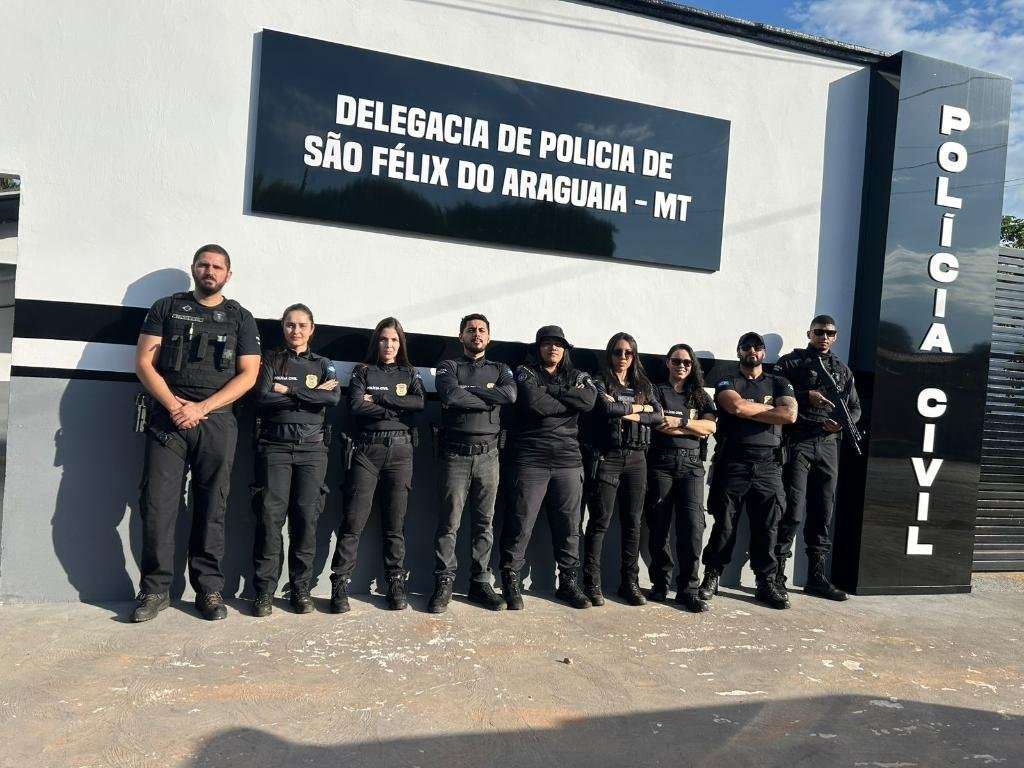 Delegado Ivan Albuquerque Soares explicando operação