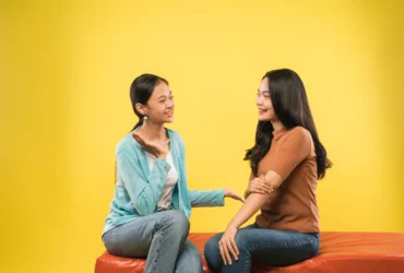 Conversa fluindo entre duas pessoas
