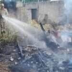 Corpo de Bombeiros combate incêndio em vegetação em área urbana em Primavera do Leste