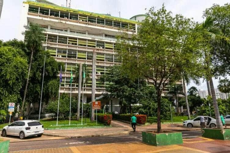Cuiabá sanciona lei para parcelar dívida de R$ 62 milhões e decreta calamidade financeira