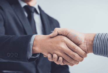 Consignado do INSS: mudanças no crédito para aposentados com novo salário-mínimo e teto de juros