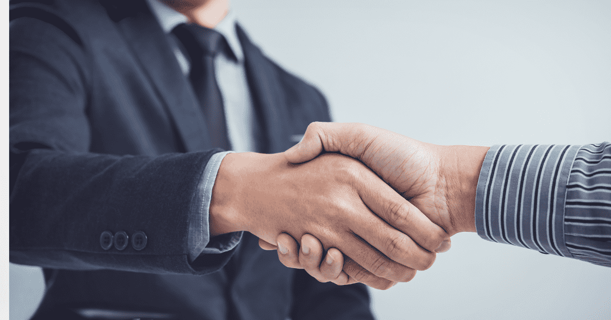 Consignado do INSS: mudanças no crédito para aposentados com novo salário-mínimo e teto de juros