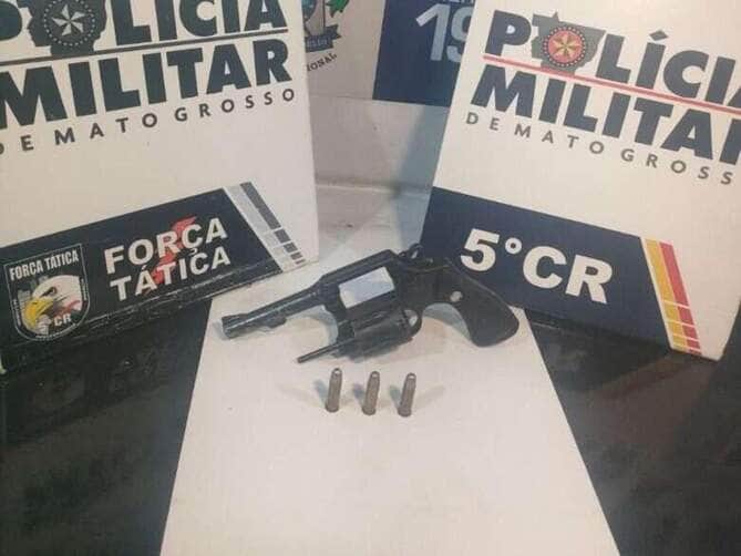 Força Tática prende quatro membros de facção criminosa e apreende arma de fogo em Barra do Garças