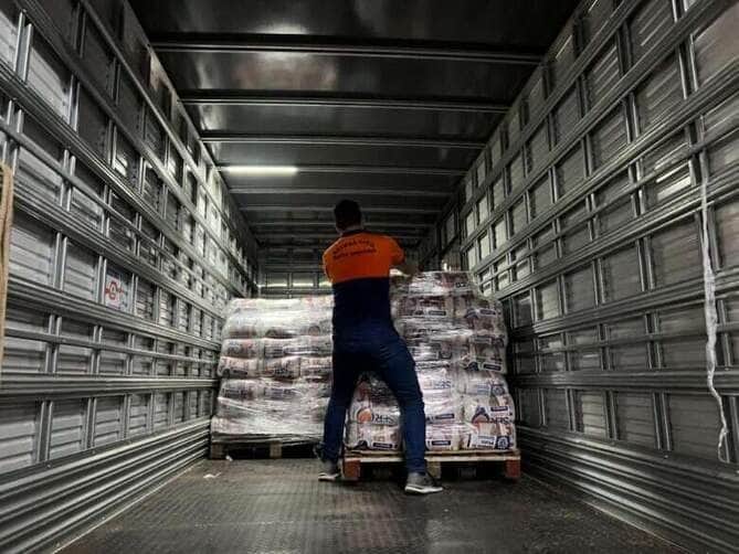 Governo de Mato Grosso envia 240 cestas de alimentos filtros de agua e cobertores para moradores de Paranatinga